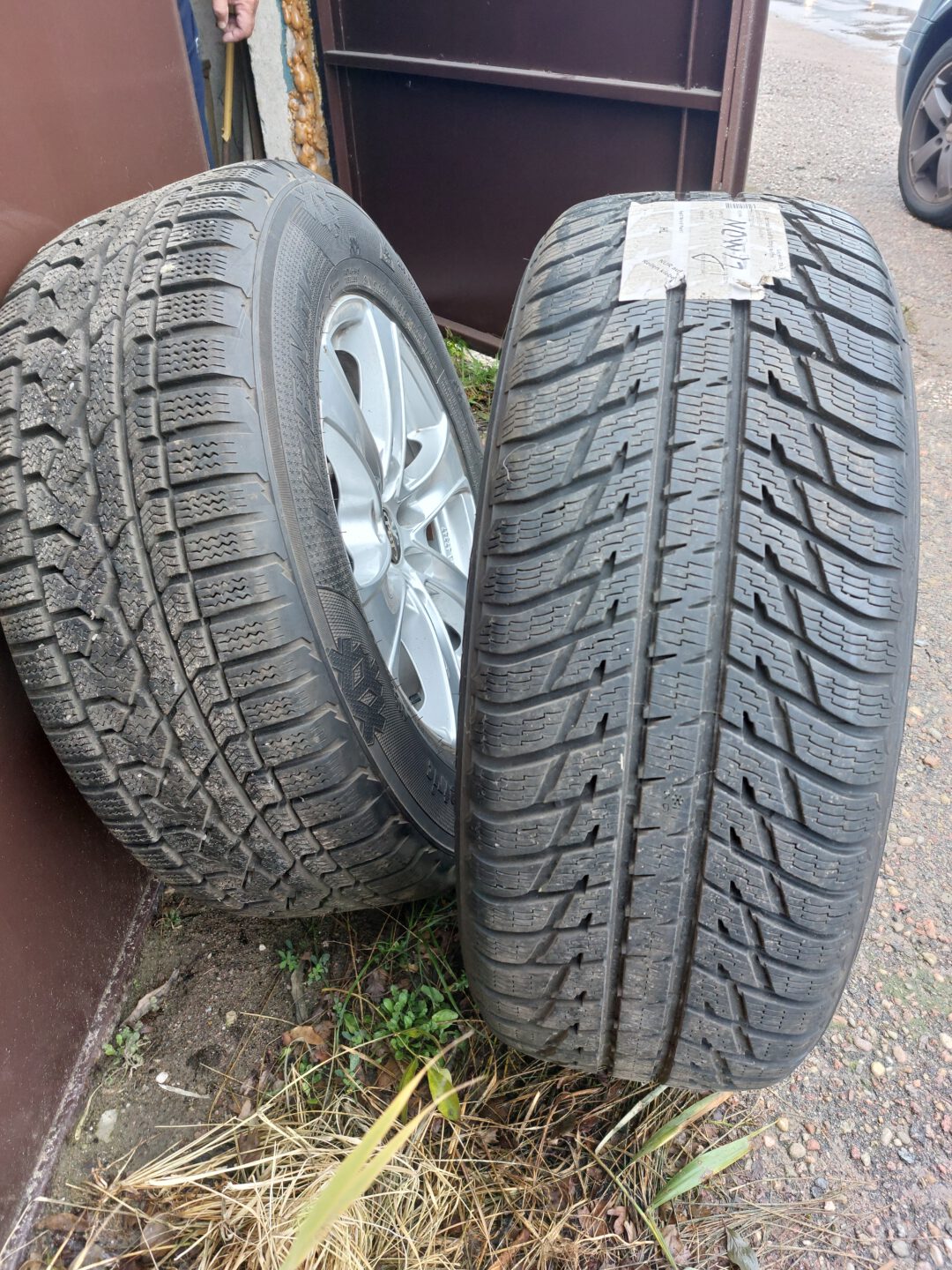 Parduodu 4 padangas su ratlankiais