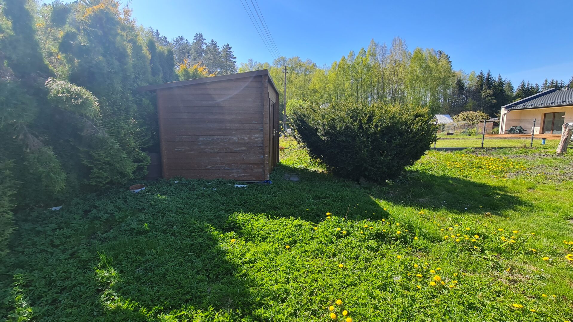 7 arų sodo sklypas su pamatais, elektta, vandens adata