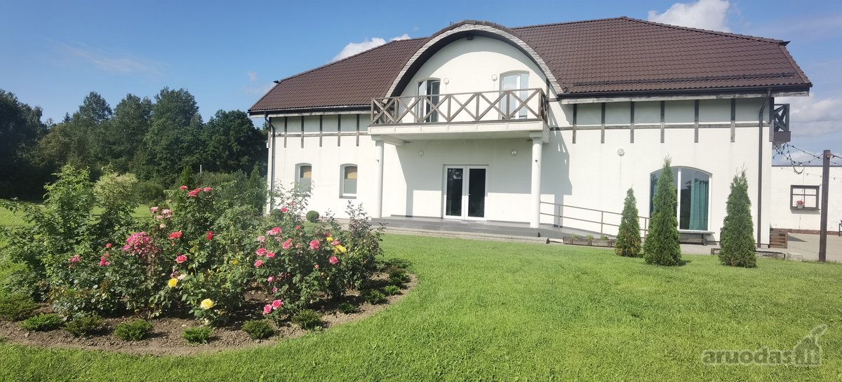 Parduodama Sodyba „Village Inn” įsikūrusi netoli Darbėnų, 24 km nuo Palangos.