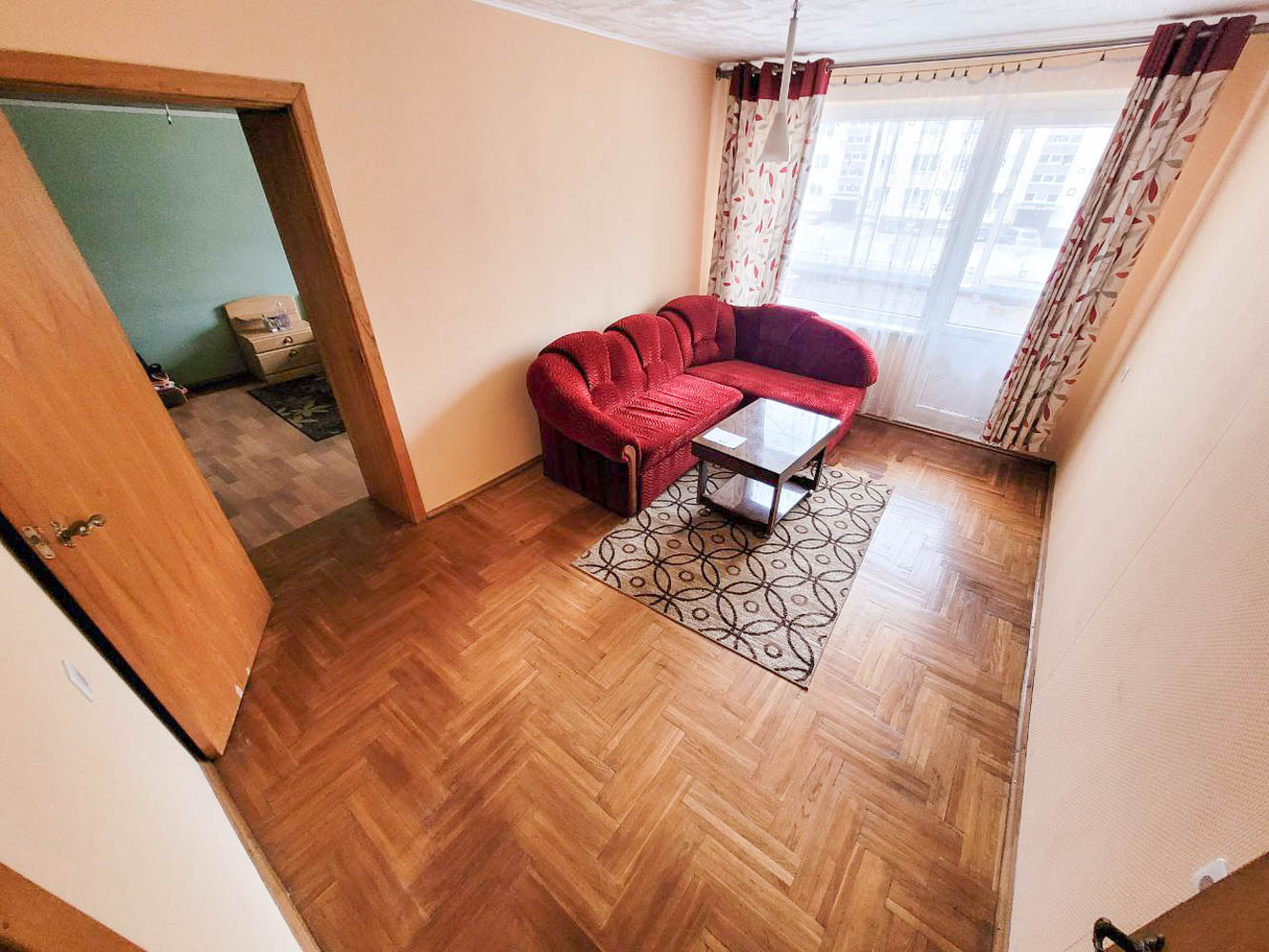 4 K BUTAS ALYTUJE PRIE PARKO