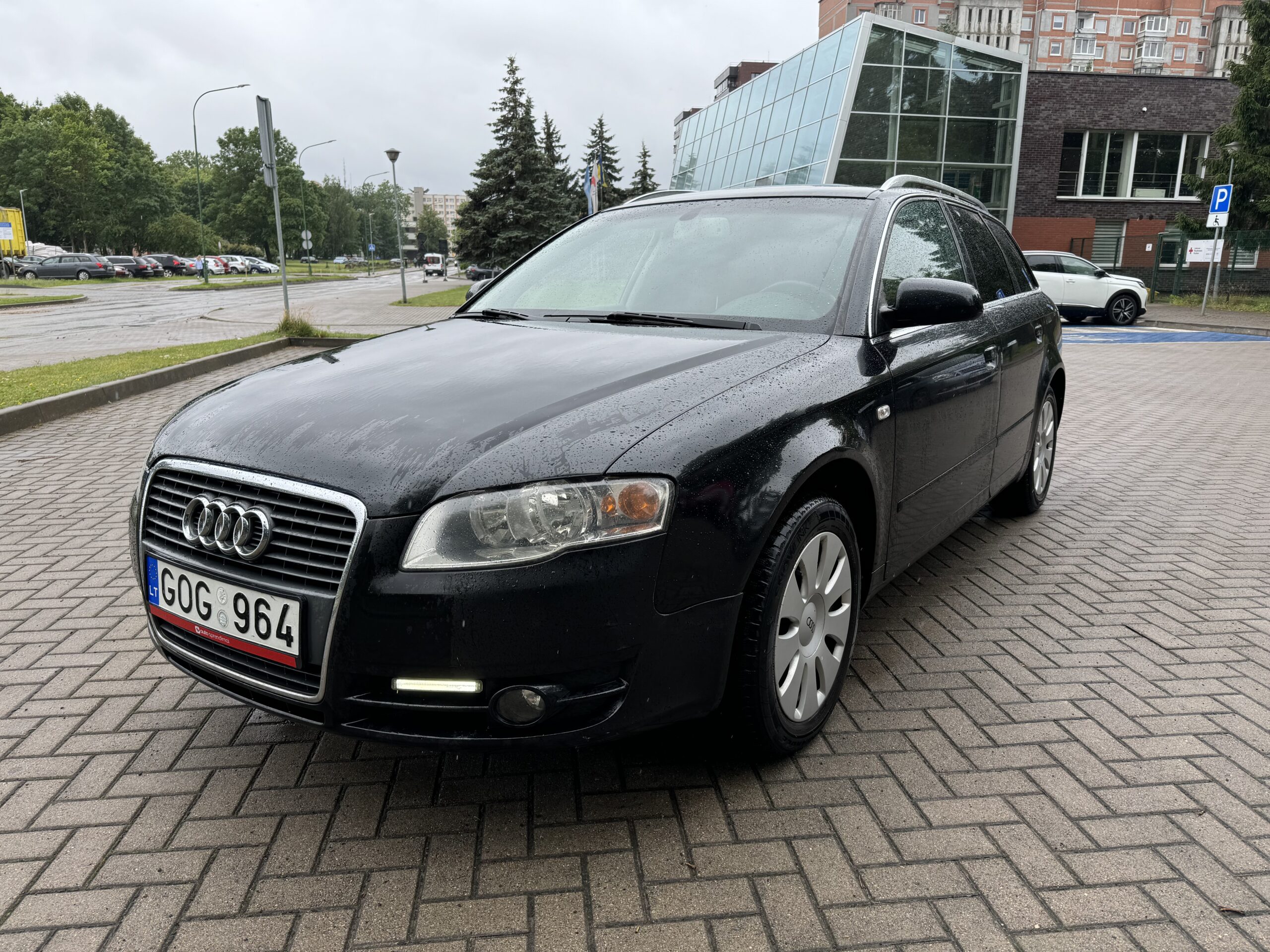 Parduodama Audi A4