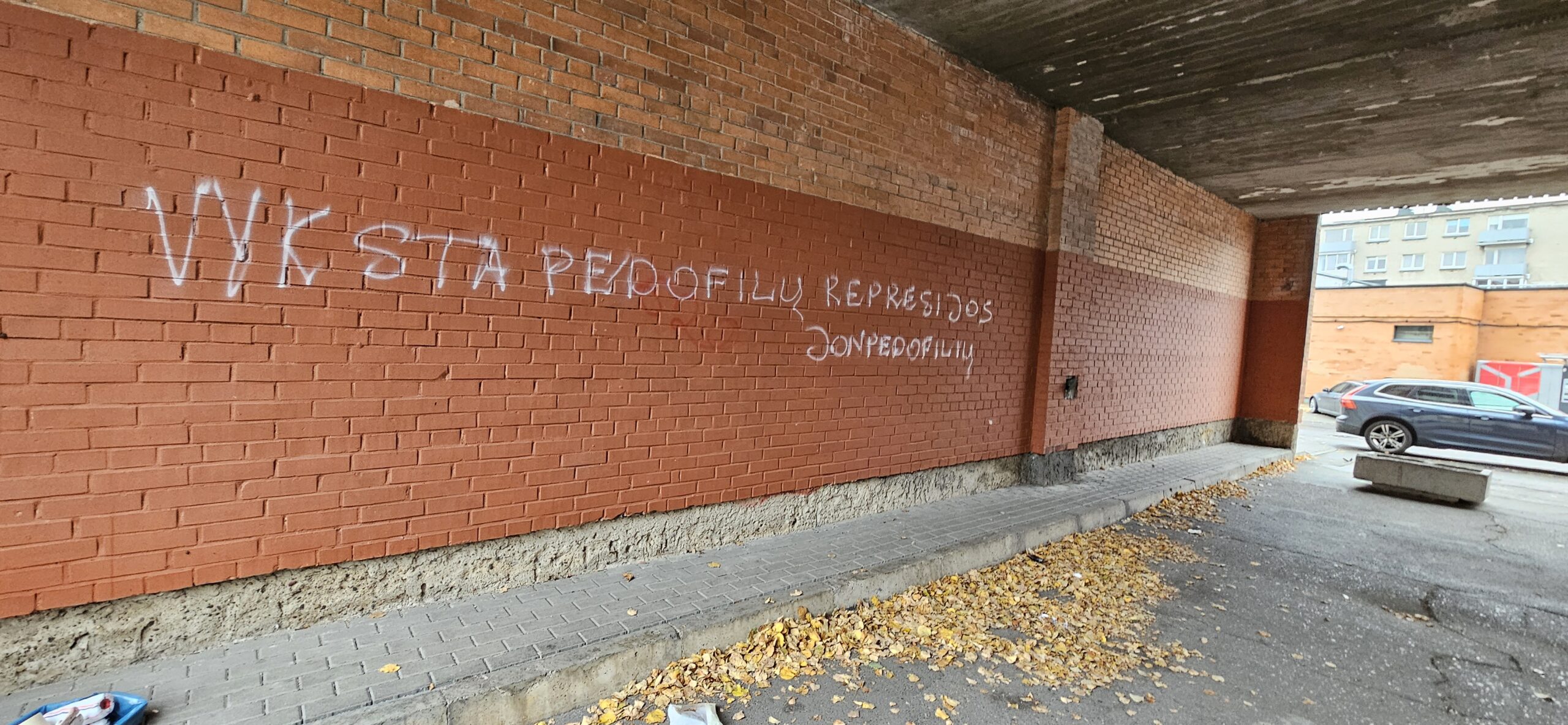 FASADO DAŽYMAS, GRAFITTI UŽDAŽYMAS