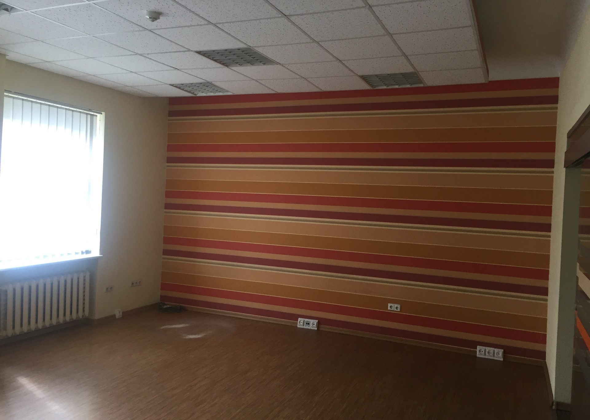 Išnuomojamos 63 kv.m. Administracinės – komercinės patalpos centre Liepų g. Klaipėda