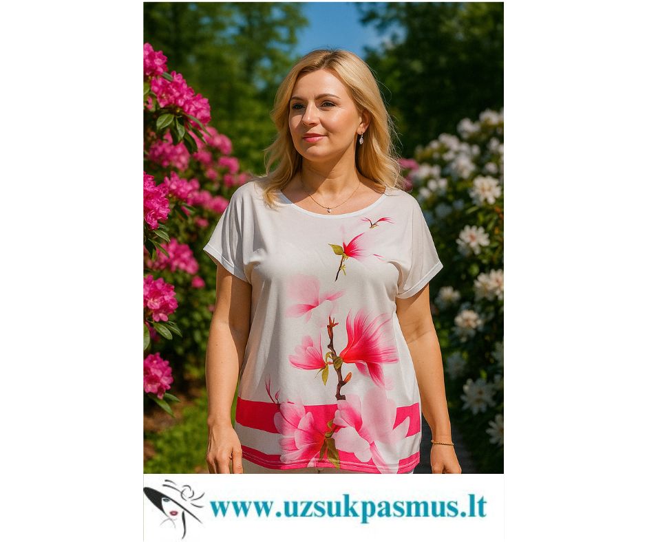 Rožinių žiedų palaidinė apkūnesnėms