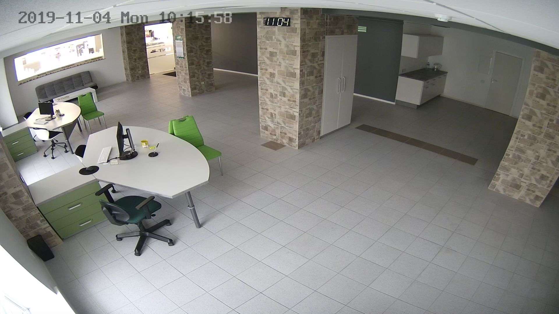 Išnuomojamos įrengtos patalpos, visiškai šalia registrų centro, pirmame aukšte