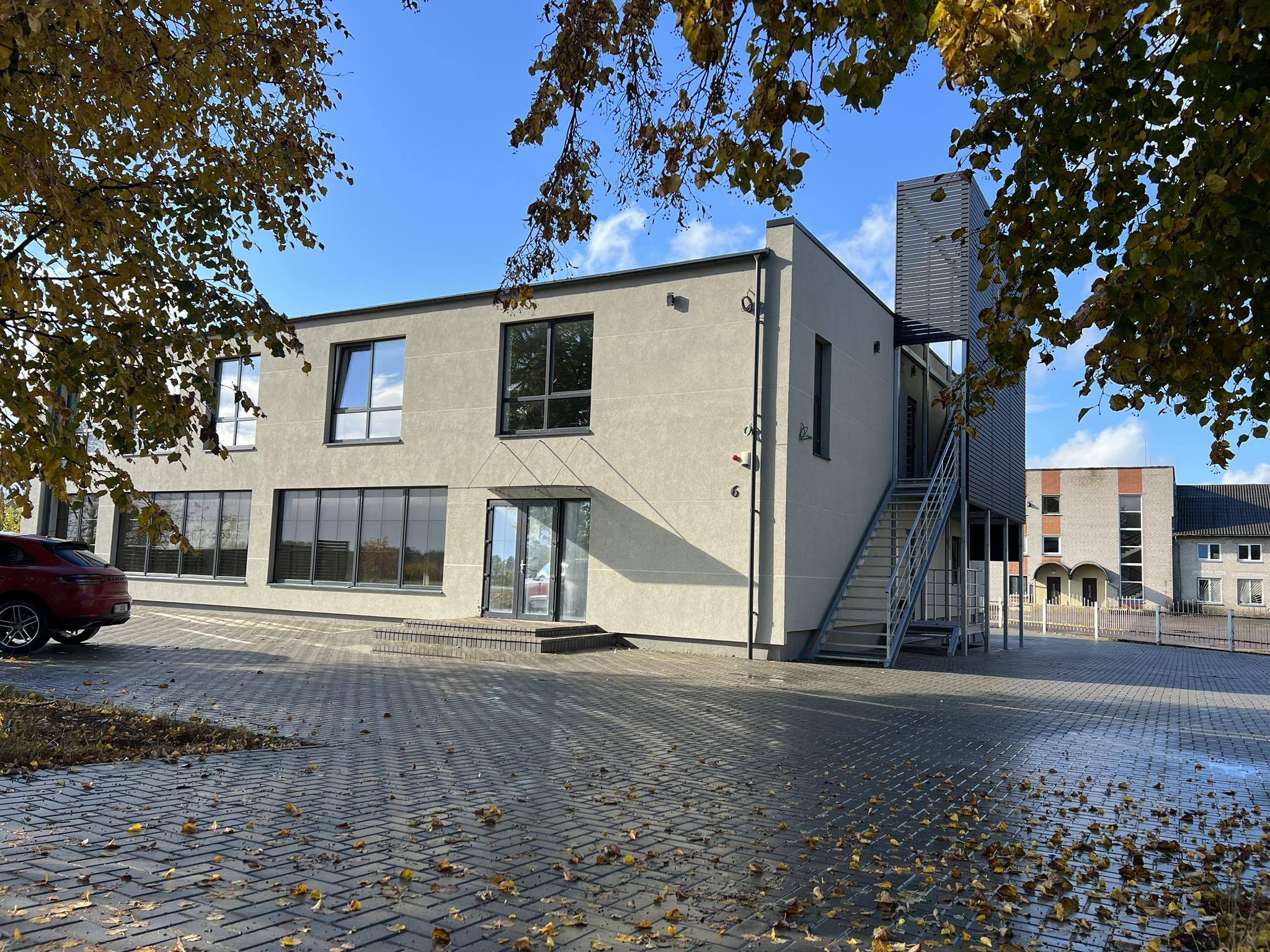 Gargžduose Gamyklos g. Nuomojamos 52 kv.m, patalpos