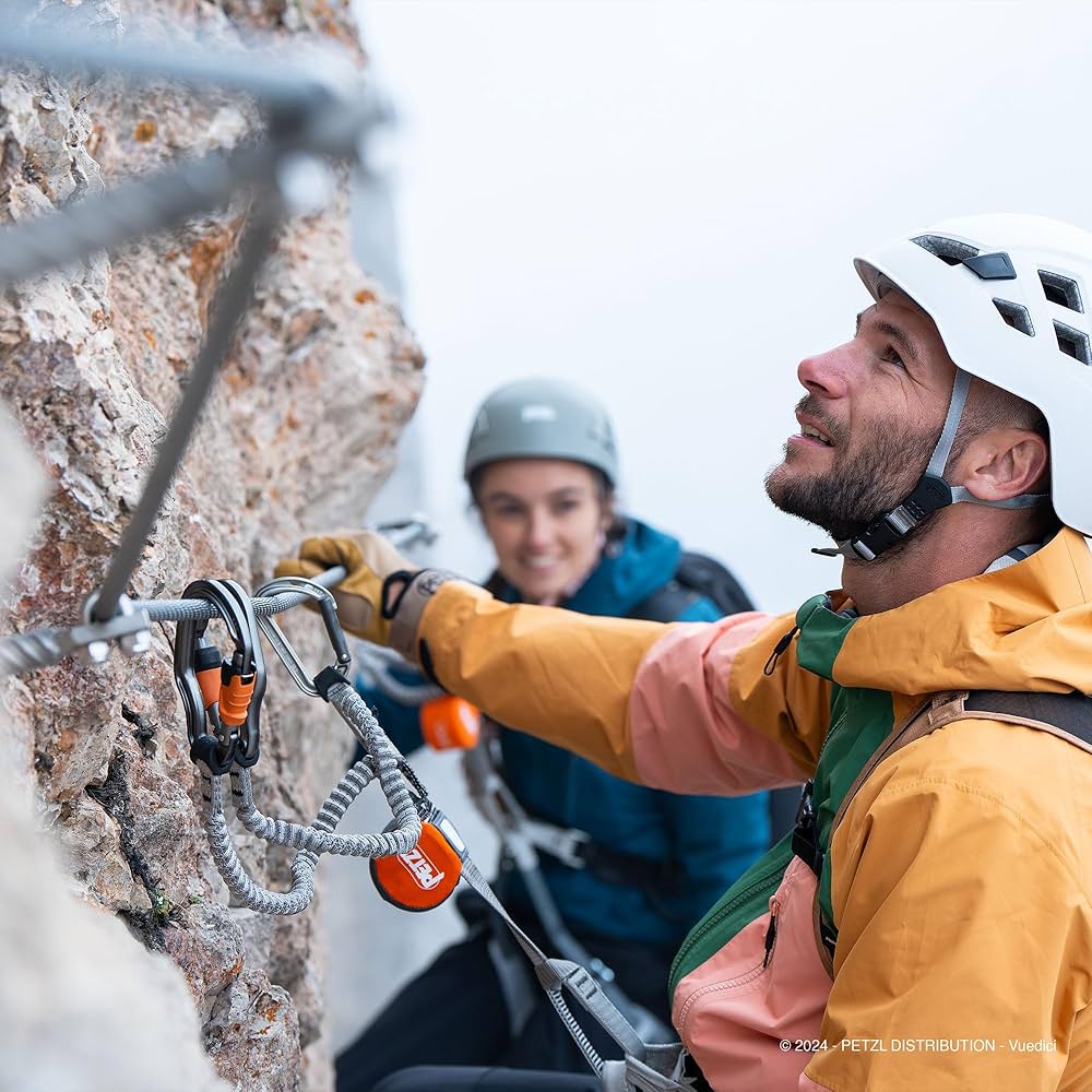 Via Ferrata įrangos nuoma - apraišai, savisaugos, šalmai